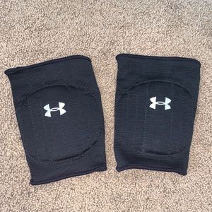 UA knee pads